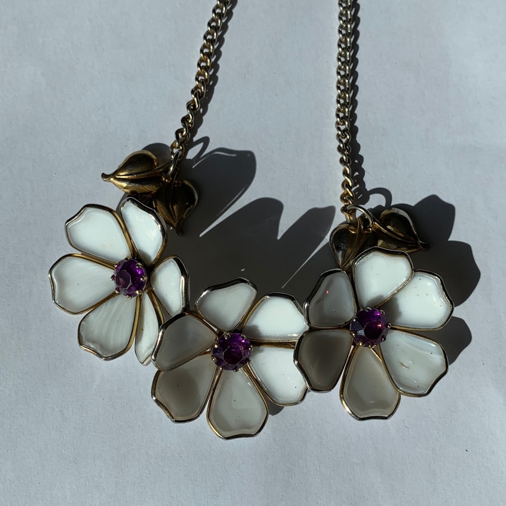 Vintage poured milk glass flower necklace. Trifari inspired.
